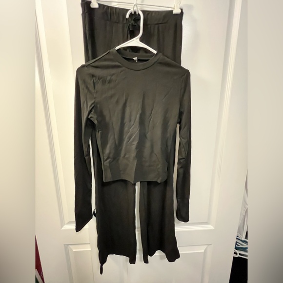 2 piece lounge wear sets - Picture 7 of 9